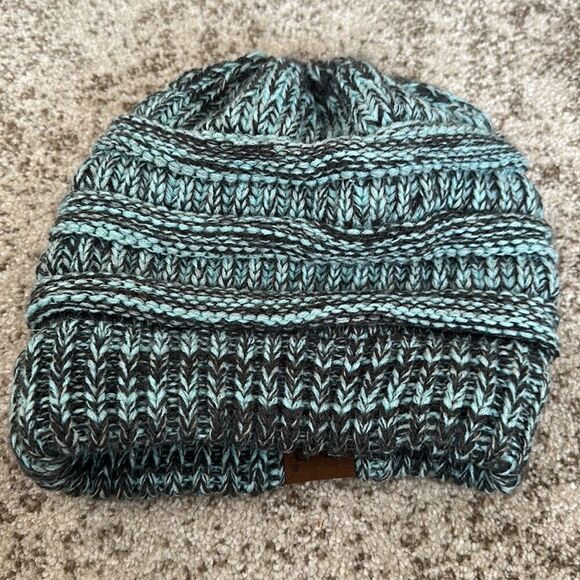 CC Women’s knit Hat O/S - Picture 3 of 6